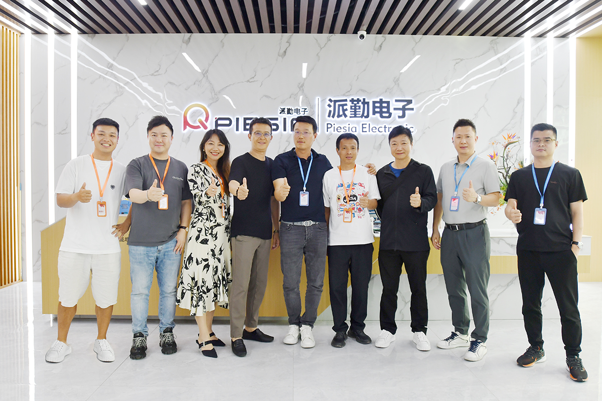 長江商學院EMBA精英團隊參訪派勤電子，共話創(chuàng)新發(fā)展！