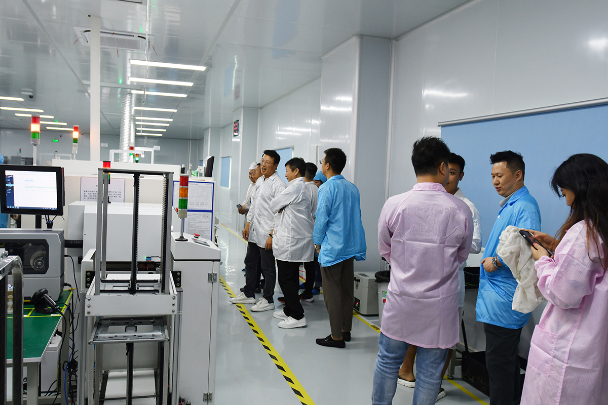 長江商學院EMBA精英團隊參訪派勤電子，共話創(chuàng)新發(fā)展！