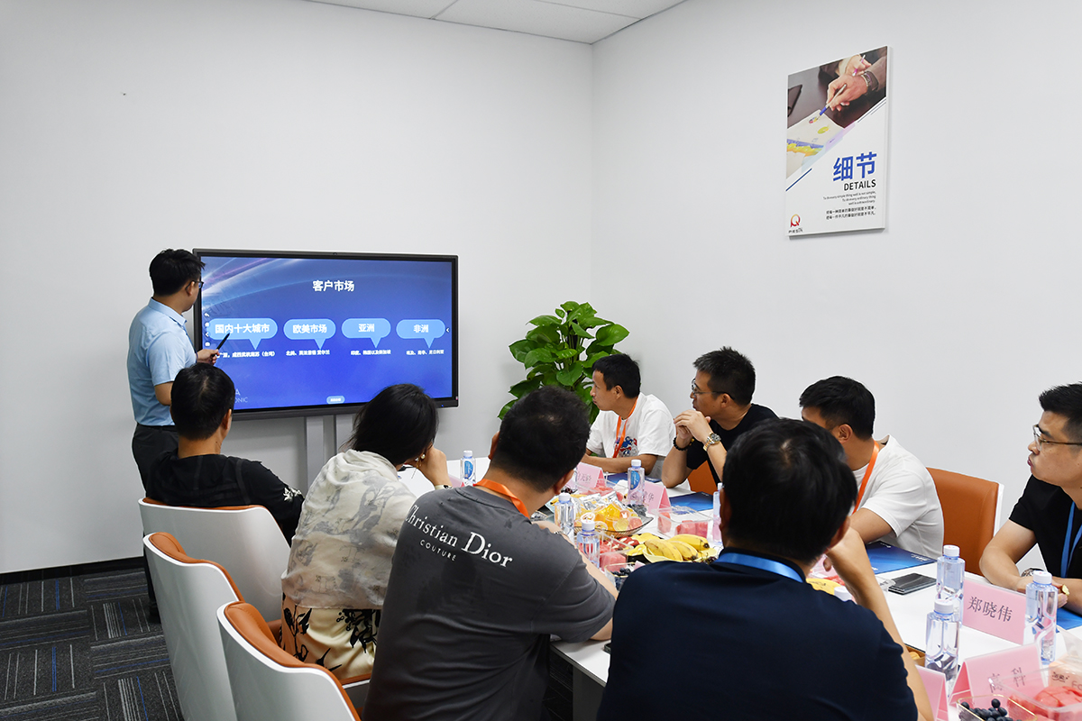 長江商學院EMBA精英團隊參訪派勤電子，共話創(chuàng)新發(fā)展！