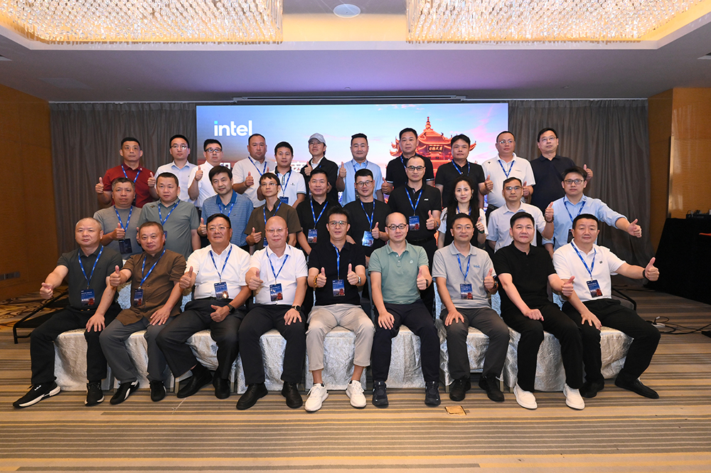派勤電子&英特爾研討會|共探AI+商顯新未來！