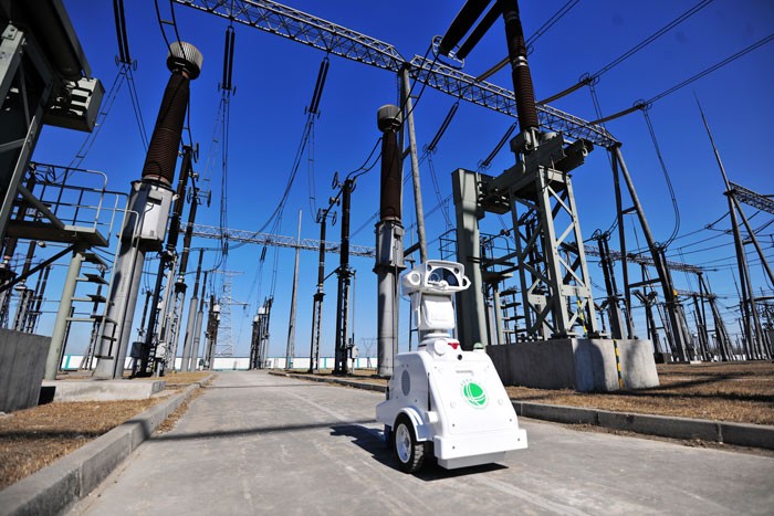 派勤硬件+機器人巡檢，為電力巡檢插上“新翅膀”